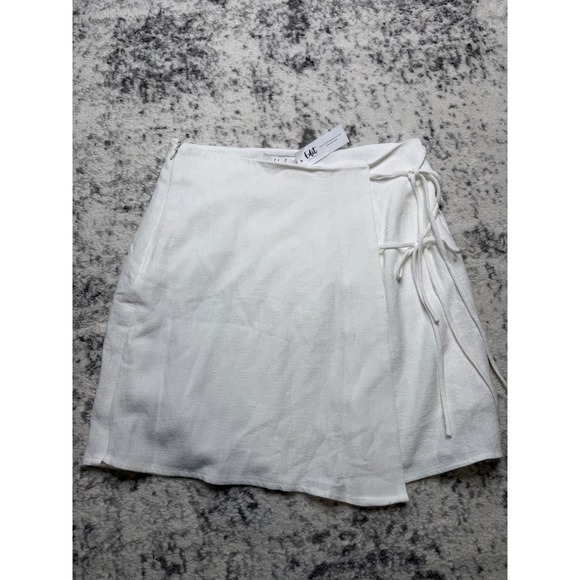 Sadie & Sage Dresses & Skirts - SADIE & SAGE Wrap Skirt White Linen Blend Side Tie Women's Size Medium NEW Chic